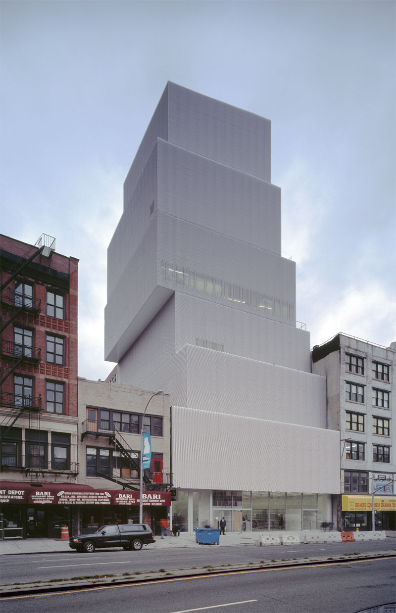 Славнозвісна «вежа з кубиків» Музею сучасного мистецтва в Манхеттені (Нью-Йорк, 2007) (Фото: Hisao Suzuki, Courtesy of SANAA)