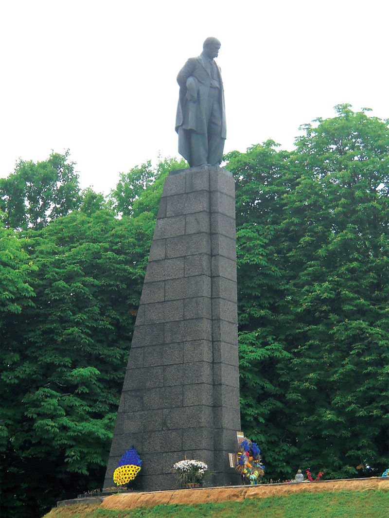 Памятник Кобзарю