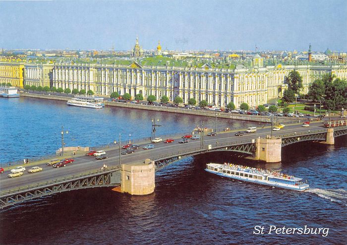Дворцовая набережная Санкт-Петербурга
